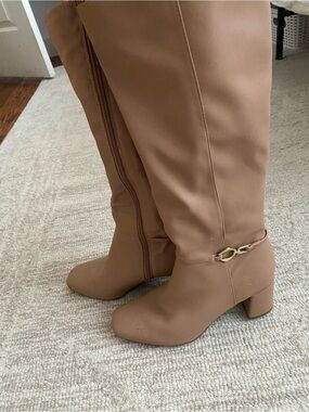 Naturalizer Women's Knee-High Block Heel Boots in Tan